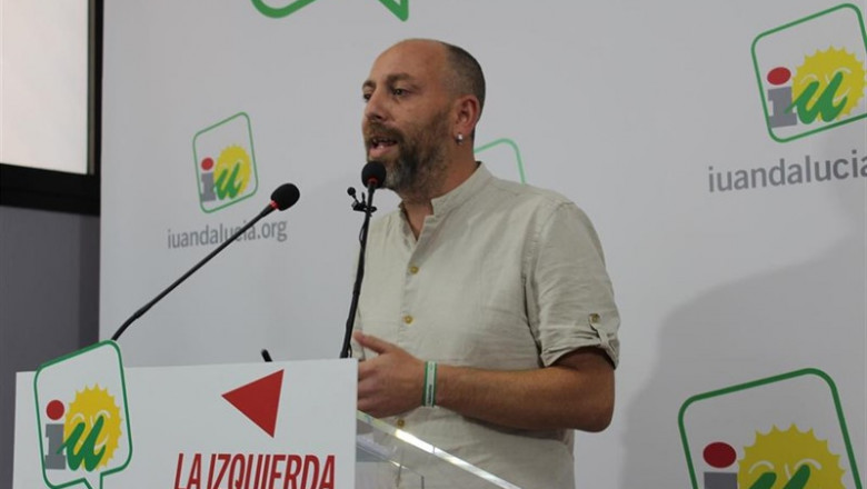 El portavoz de IU Andalucía y coordinador de la Comisión Colegiada, Ernesto Alba, en rueda de prensa | IULV-CA ep el portavoz de iu andalucia y coordinador de la comision colegiada ernesto alba en rueda de