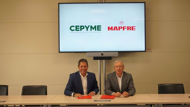 ep el presidente de la cepyme gerardo cuerva y a su derecha el director general adjunto comercial de