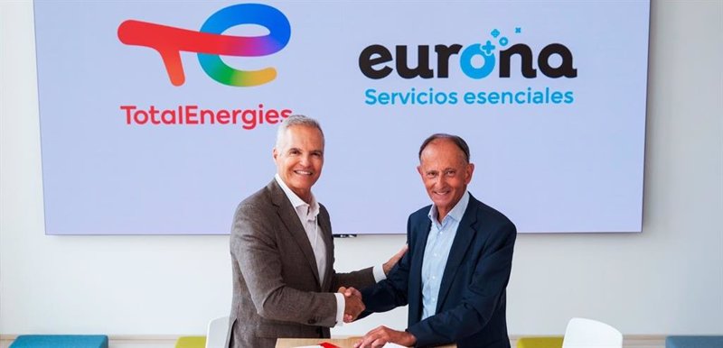 El presidente y consejero delegado de Eurona, Fernando Ojeda y el presidente de TotalEnergies Electricidad y Gas, Javier Sáenz de Jubera | EURONA ep el presidente y consejero delegado de eurona fernando ojeda y el presidente de totalenergies