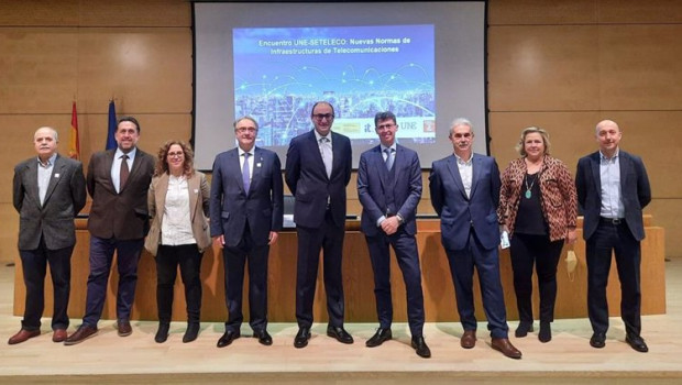 ep la une y la secretaria de estado de telecomunicaciones actualizan las normas del sector
