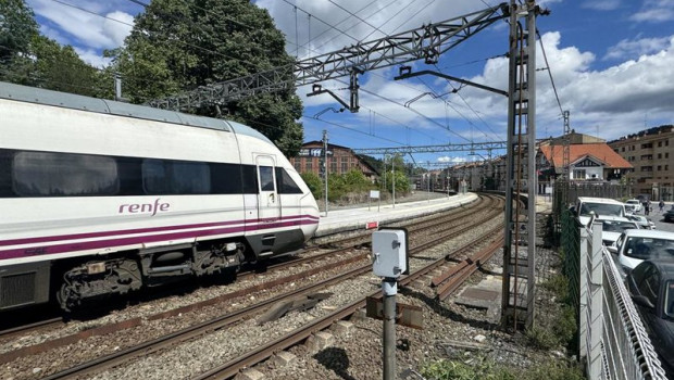 ep ocu denuncia que 1 de cada 2 pasajeros de tren sufre retrasos frecuentes