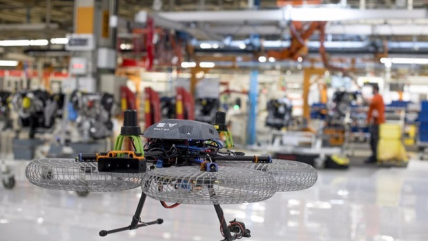 ep seat estudia usar drones para transportar piezas autonomamente en la linea de produccion