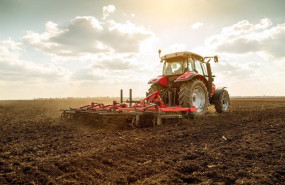 ep tractor en el campo