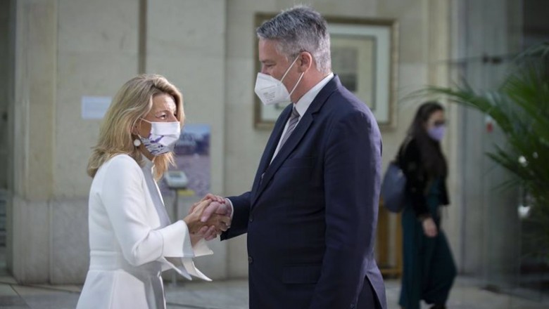 Yolanda Díaz recibe al nuevo secretario general de la Organización para la Cooperación y Desarrollos Económicos (OCDE), Mathias Cormann, en su primera visita a España. | MINISTERIO DE TRABAJO ep yolanda diaz recibe al nuevo secretario general de la organizacion para la cooperacion y