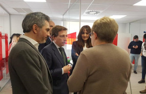 ep almeida y aniorte en la nueva sede de cruz roja