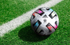 ep archivo   adidas lanza el uniforia finale el balon para las semifinales y la final de la eurocopa
