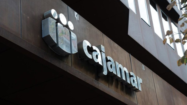 ep archivo   fachada del banco cajamar caja rural