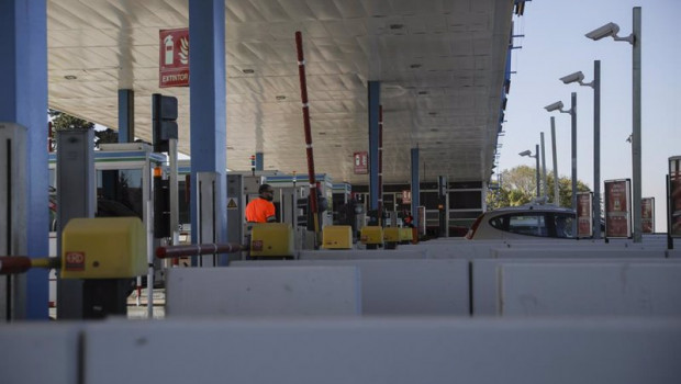 ep archivo   imagenes de recurso de una autopista de peaje