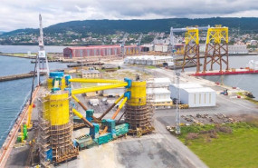 ep archivo   jaques y estructuras flotantes en el astillero navantia