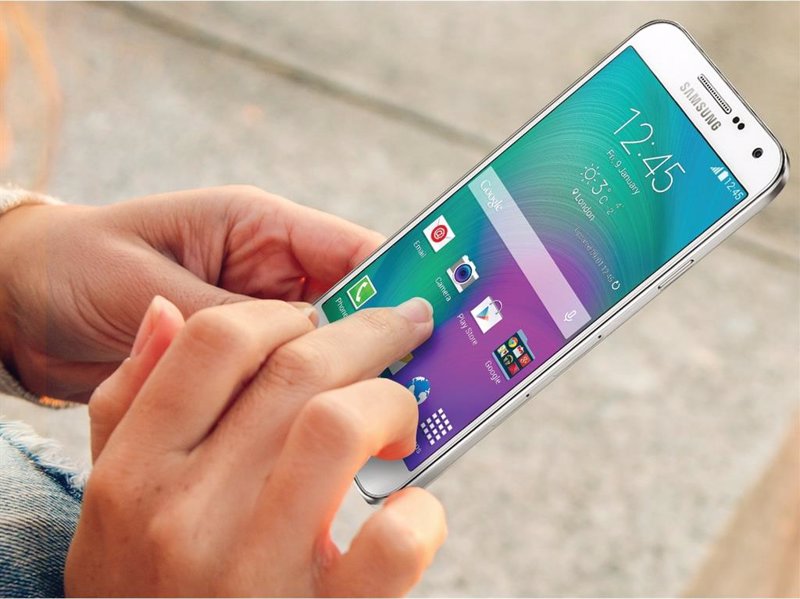 Samsung gana un 74% menos en el trimestre y advierte de la primera mitad de 2024