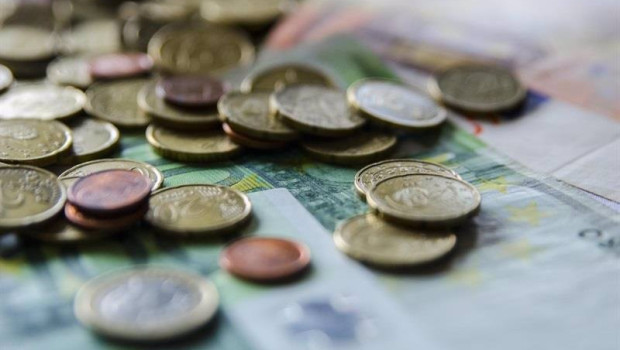 ep archivo   se reduce el capital ampliado por las empresas espanolas