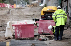 ep archivo   varios obreros trabajan en unas obras en madrid