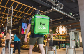 ep carrefour y uber eats se asocian para llevar la compra a domicilio