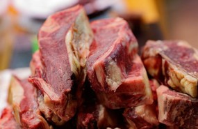 ep comida comer picar chuleta chuletas carnecerdo salongourmets