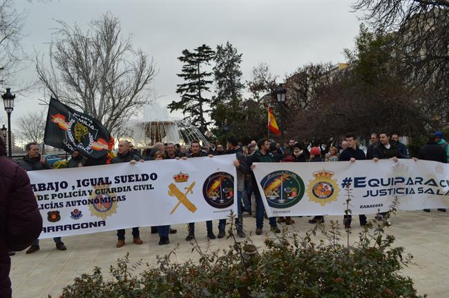 Concentración de agentes de la Guardia Civil y de la Policía Nacional en Lleida | EUROPA PRESS ep concentracionagentesla guardia civildepolicia nacionallleida