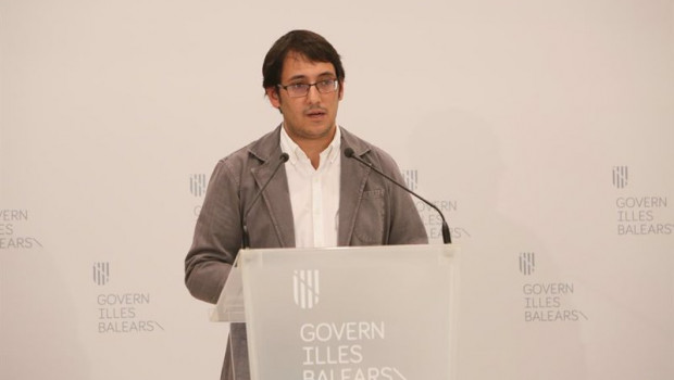 ep el conseller de modelo economico turismo y trabajo iago negueruela en rueda de prensa