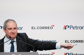 ep el ministro de industria y turismo jordi hereu interviene durante la mesa redonda