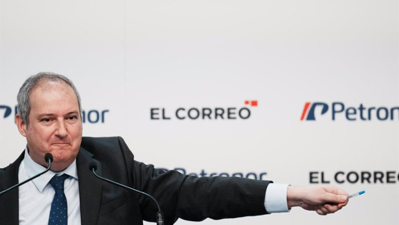 ep el ministro de industria y turismo jordi hereu interviene durante la mesa redonda ep el ministro de industria y turismo jordi hereu interviene durante la mesa redonda