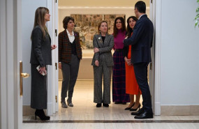 ep el presidente del gobierno pedro sanchez junto a su mujer begona gomez y un grupo de directivas
