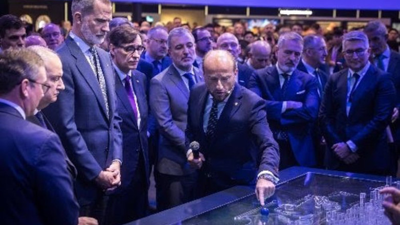 ep el rey felipe vi ha visitado esta manana el stand con el que telefonica participa en la edicion