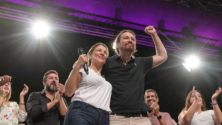 El Secretario General de Unidas Podemos y candidato a la presidencia, Pablo Iglesias, levantando el puño izquierdo, junto a la candidata de podemos en Galicia, Yolanda Díaz, durante un acto en A Coruña (Galicia), a 3 de noviembre de 2019 | M. Dylan - Europa Press ep el secretario general de unidas podemos y candidato a la presidencia pablo iglesias levantando el