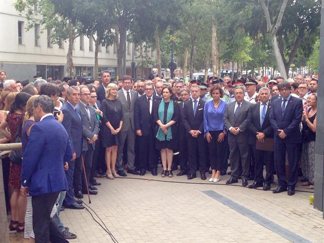 Homenaje a víctimas del Hipercor con C.Puigdemont, JI.Zoido, I.Urkullu y A.Colau | EUROPA PRESS ep homenajevictimashipercorcpuigdemont jizoido iurkulluacolau