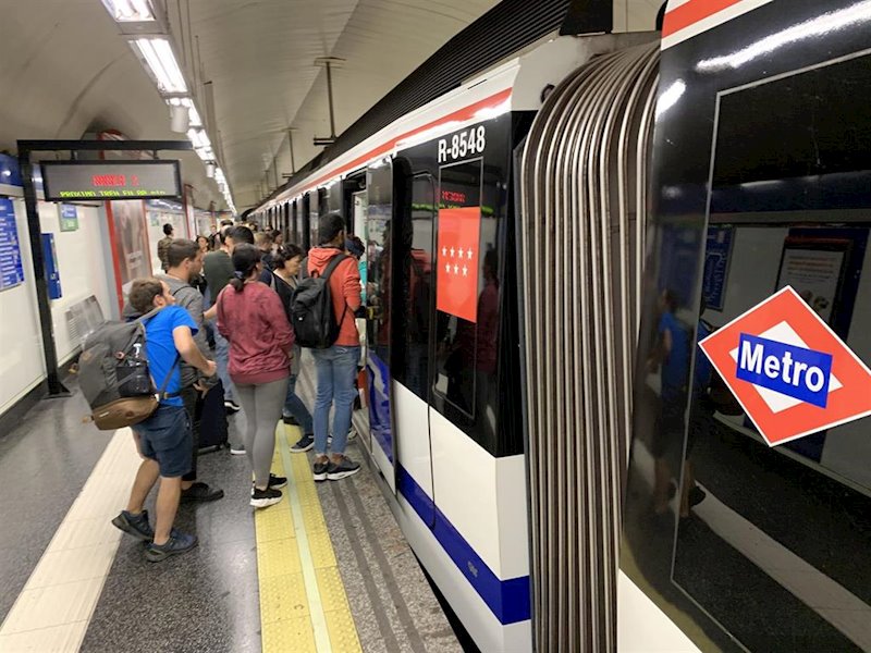 ep imagen de archivo de un anden de metro de madrid