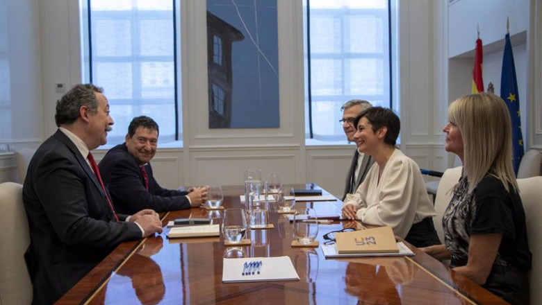 ep la ministra de vivienda y agenda urbana isabel rodriguez durante un encuentro con los