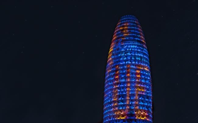 La Torre Agbar Muestra Una Iluminación Especial El Día De Europa | AGBAR ep la torre agbar muestrailuminacion especialdiaeuropa