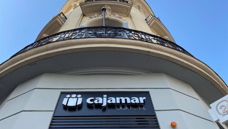 S&P mantiene rating Cajamar en 'BB' y mejora su perspectiva a Bolsamania.com