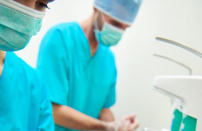 ep profesionales sanitarios con mascarillas