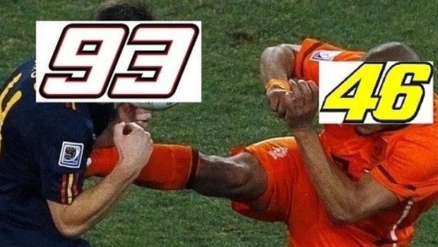 Memes patada Rossi a Marquez 1
