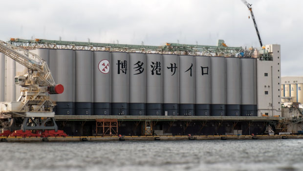 dl japan manufacturing factory industry output production japanese yen jpy bank of japan unsplash