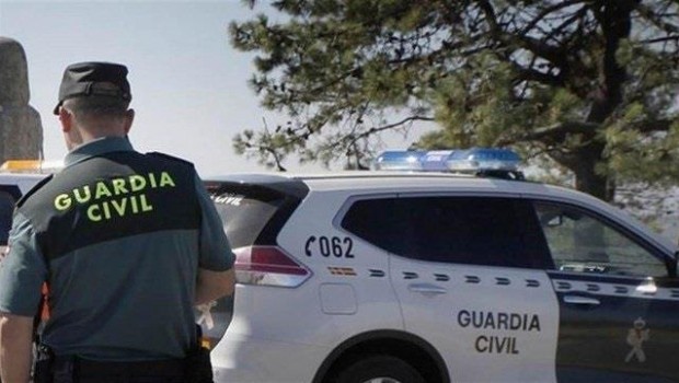 ep agenteuna patrullala guardia civilimagenarchivo