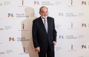 ep archivo   el empresario mexicano carlos slim posa en el acto por el que el expresidente del