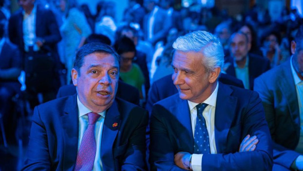 ep archivo   el ministro de agricultura pesca y alimentacion luis planasy el presidente de la