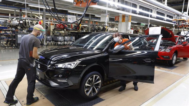 ep archivo imagen de archivo de la cadena de ensamblaje de seat en martorell barcelona ep archivo imagen de archivo de la cadena de ensamblaje de seat en martorell barcelona