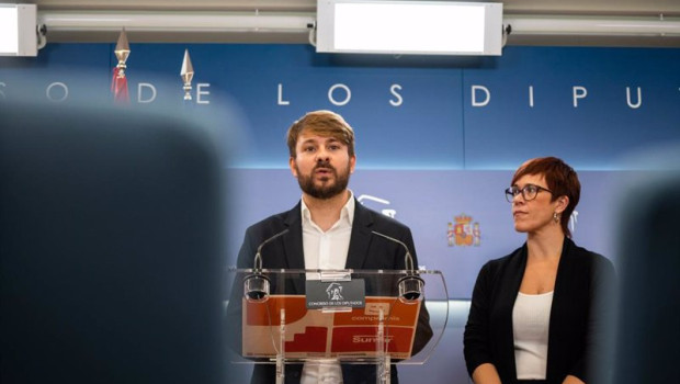 ep archivo   la portavoz de compromis en el congreso gueda mico y el diputado de compromis sumar en