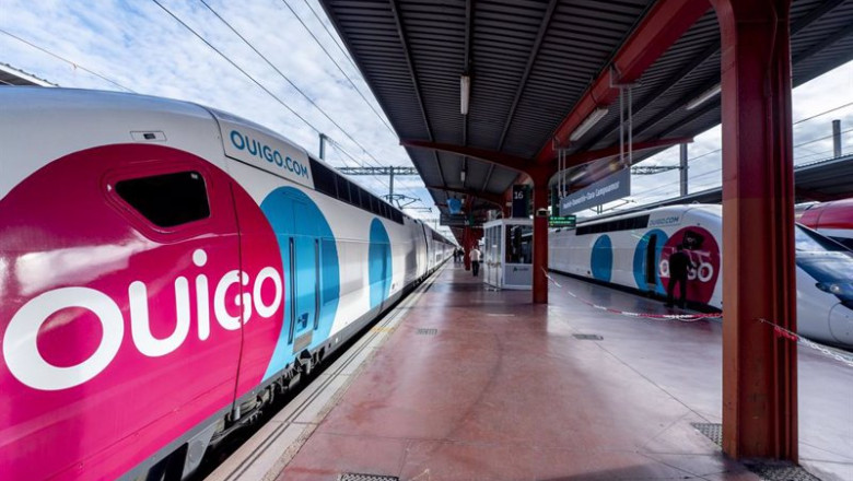 ep archivo trenes ouigo parados en una estacion ep archivo trenes ouigo parados en una estacion