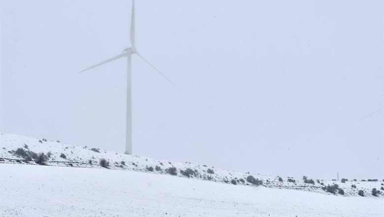 ep archivo un molino eolico en un campo cubierto de nieve a 23 de noviembre de 2021 ep archivo un molino eolico en un campo cubierto de nieve a 23 de noviembre de 2021