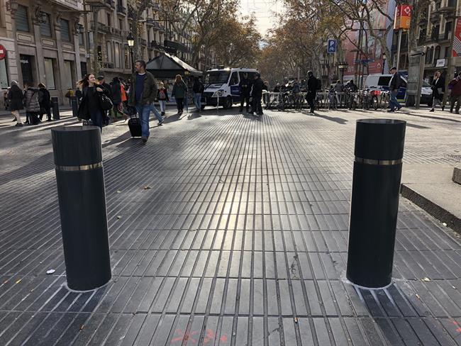 Bolardos en La Rambla de Barcelona | Europa Press - Archivo ep bolardosla ramblabarcelona