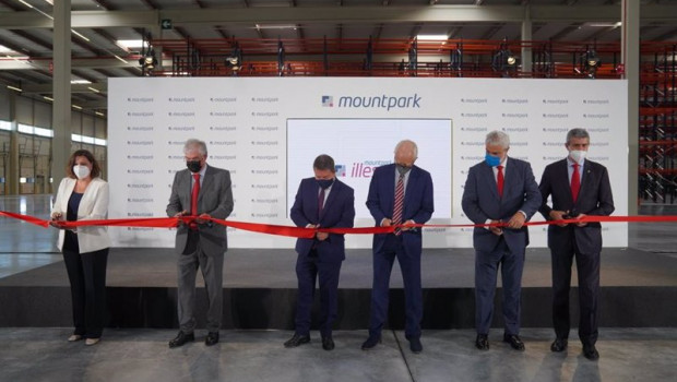 ep carreras grupo logistico estrena en illescas los 85000 m2 de la nave creada por mountpark tras 70