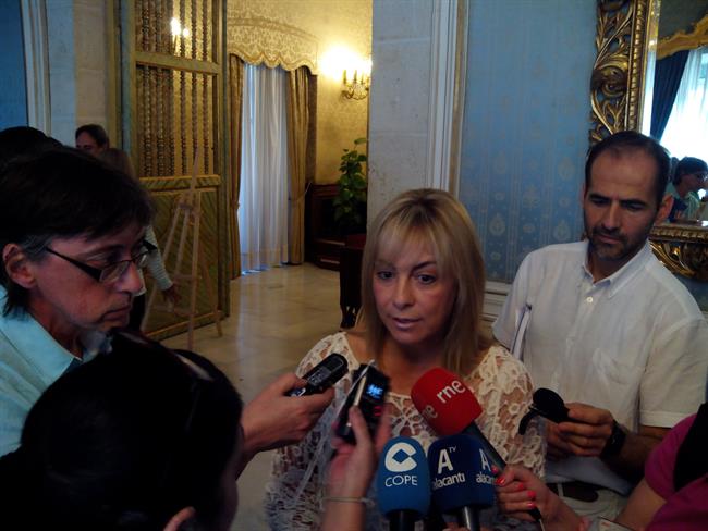 Castedo atiende a los medios en el Salón Azul del Ayuntamiento | EUROPA PRESS ep castedo atiendelos mediossalon azulayuntamiento