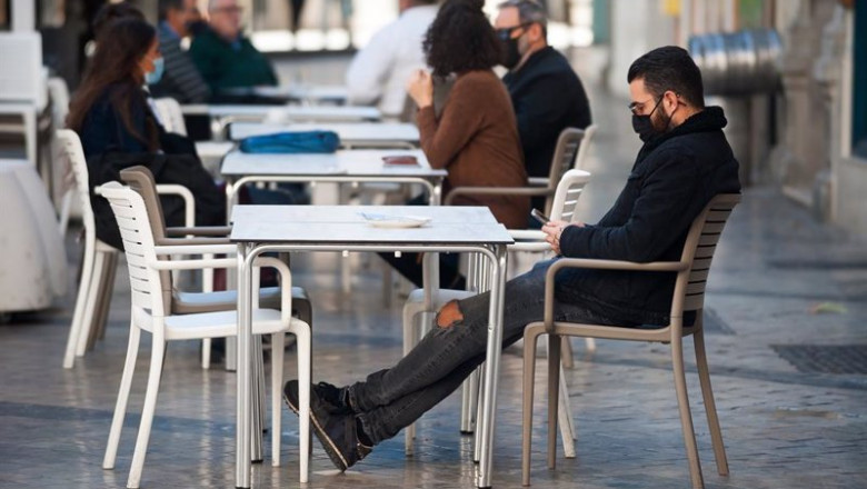 Consumidores de terrazas, bares y cafeterías | Álex Zea - Europa Press ep consumidores de terrazas bares y cafeterias