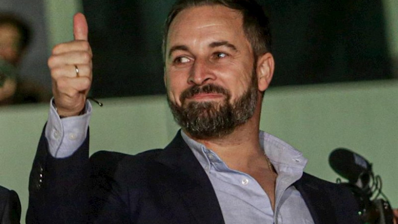 El candidato de Vox a la Presidencia del Gobierno y presidente del partido, Santiago Abascal celebran los buenos resultados obtenidos en las elecciones, en la sede de Vox en Madrid (España), donde el partido sigue los resultados del escrutinio, a 10 de no | Ricardo Rubio - Europa Press ep el candidato de vox a la presidencia del gobierno y presidente del partido santiago abascal
