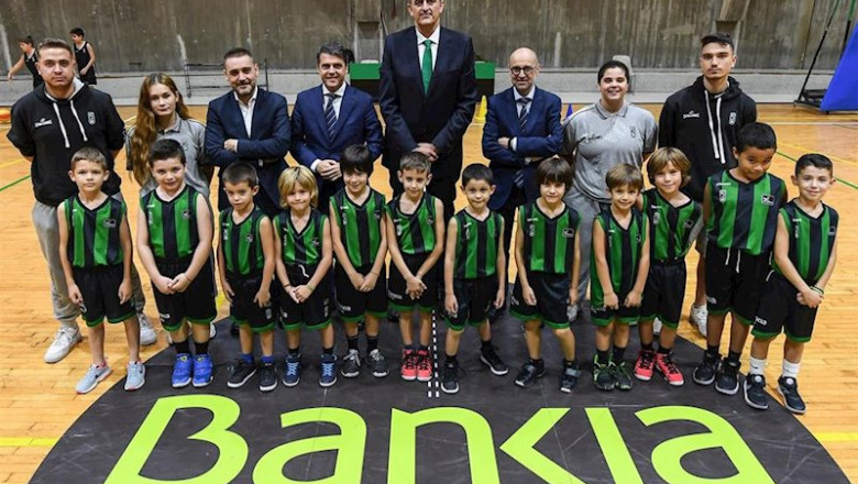ep el presidente del club joventut badalona juanan morales en un acto con la cantera ep el presidente del club joventut badalona juanan morales en un acto con la cantera