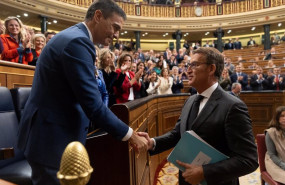 ep el presidente del gobierno pedro sanchez i saluda al presidente del pp alberto nunez feijoo d