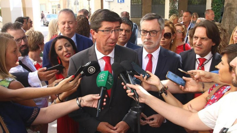 El vicepresidente de la Junta, Juan Marín, atiende a los medios en Almería | RAFAEL GONZÁLEZ (EUROPA PRESS) ep el vicepresidente de la junta juan marin atiende a los medios en almeria