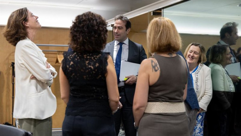 ep el vicepresidente primero y ministro de economia comercio y empresa carlos cuerpo c se reune con ep el vicepresidente primero y ministro de economia comercio y empresa carlos cuerpo c se reune con