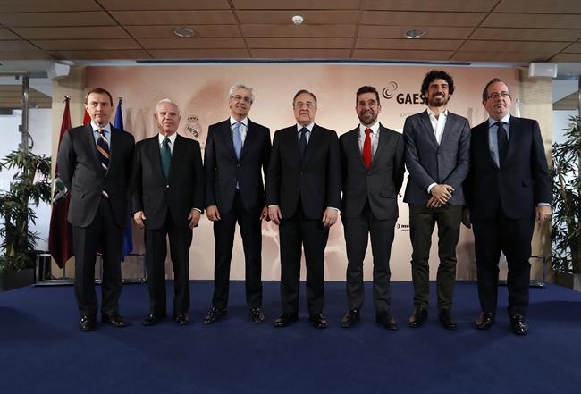 Florentino Pérez en la presentación de 'REAL, EL CONCIERTO' | REALMADRID.COM ep florentino perezla presentacion de real concierto
